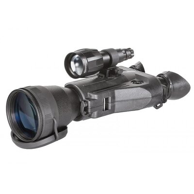 Binokulárne nočné videnie Armasight DISCOVERY 5x Gen 2+ SDi s veľkým objektívom, odnímateľným prísvitom a ergonomickým dizajnom na bielom pozadí.
