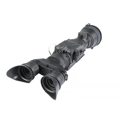 Digitálny binokulár Armasight JANUS 10x s robustným telom, veľkými objektívmi a ergonomickými okulármi, určený na nočné videnie a pozorovanie v rôznych svetelných podmienkach.
