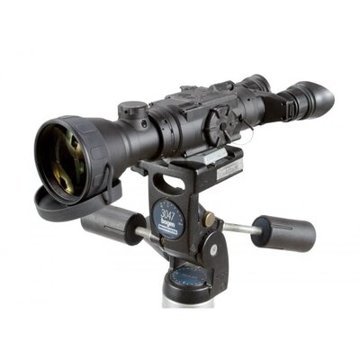 Digitálny binokulár Armasight JANUS 10x na statíve s robustným telom a pokročilou optikou.