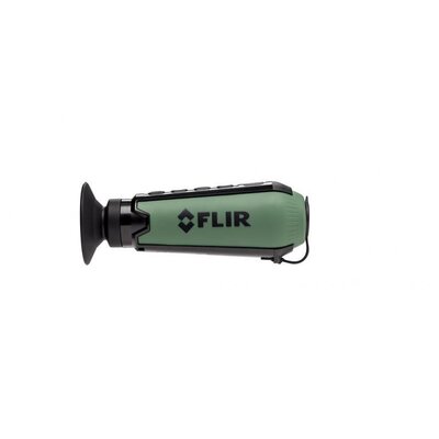 Termokamera FLIR Scout TK v zeleno-čiernom prevedení s kompaktnými rozmermi a ergonomickým dizajnom.