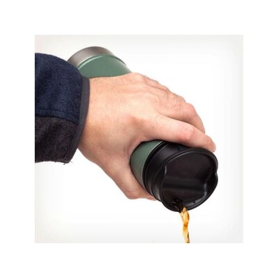 20180602130212-stanley-classic-one-hand-vacuum-mug4