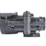 Nočné videnie Armasight CO-X Gen 2+ QSi s montážou Weaver a rýchloupínacím držiakom, bočný pohľad na zariadenie s viditeľným krytom objektívu.