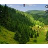 Pohľad cez smart spektív ATN X-SPOTTER HD 20-80x, zobrazenie lesného prostredia s diaľkovými údajmi na displeji, ako sú kompas, zväčšenie a čas.