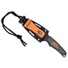 Pevný nôž GERBER BEAR GRYLLS ULTRA COMPACT FIXED BLADE s čiernym plastovým puzdrom a oranžovými detailmi. Má ergonomickú rukoväť s logom BG a šnúrku na zavesenie. Puzdro má odnímateľný klip.